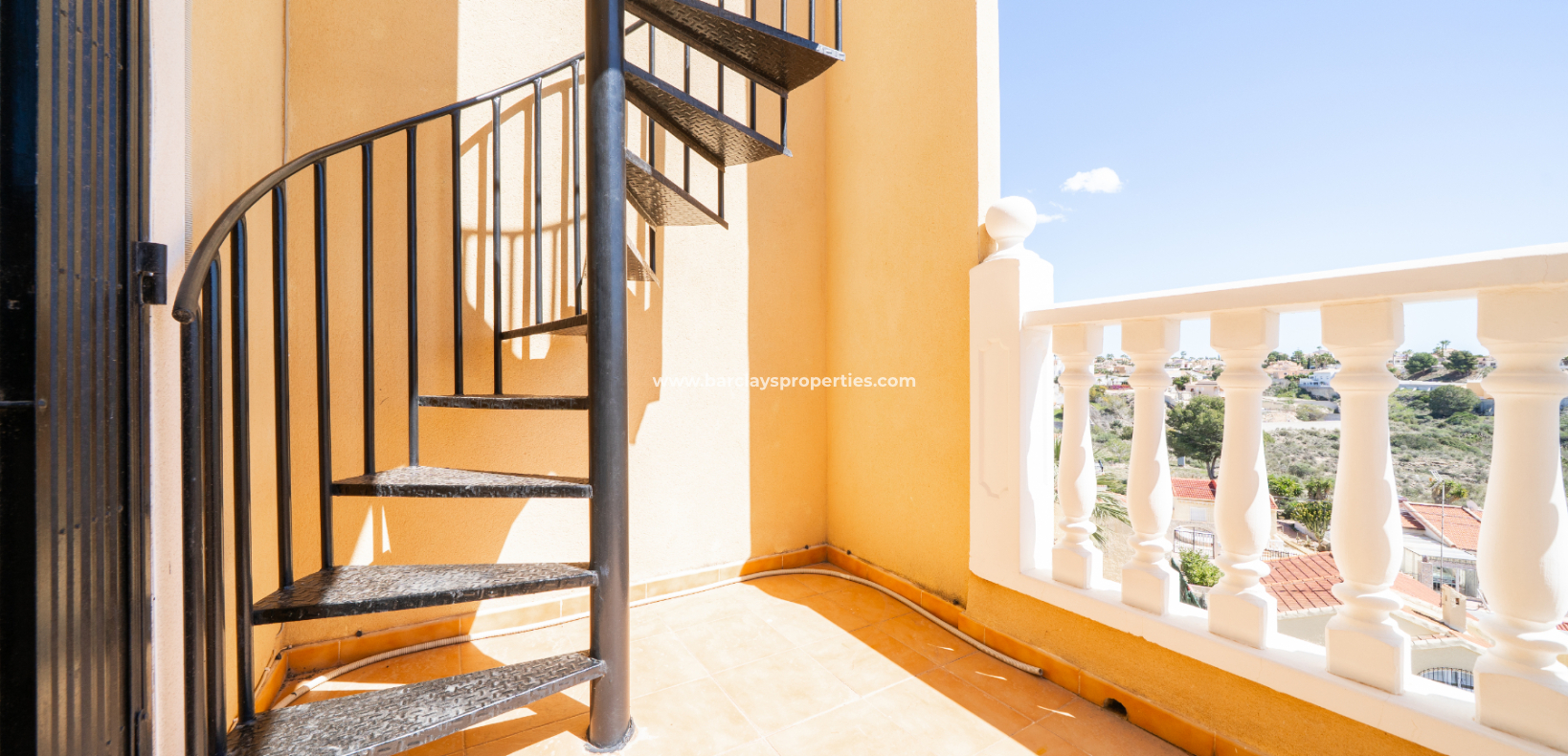 Resale - Reihenhaus - Urb. La Marina