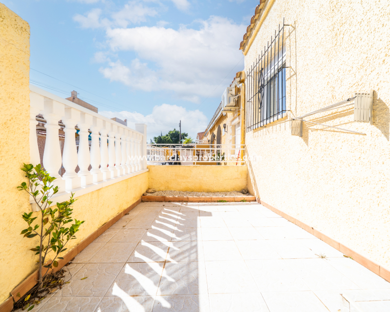 Resale - Reihenhaus - Urb. La Marina