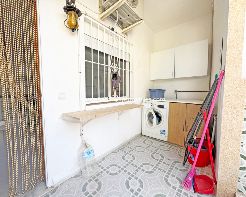 Resale - Reihenhaus - Urb. La Marina