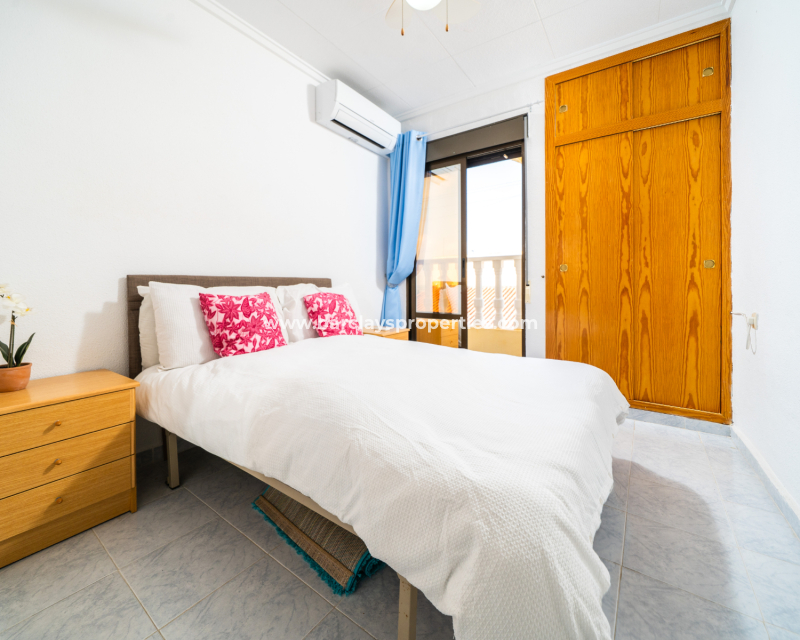 Resale - Reihenhaus - Urb. La Marina