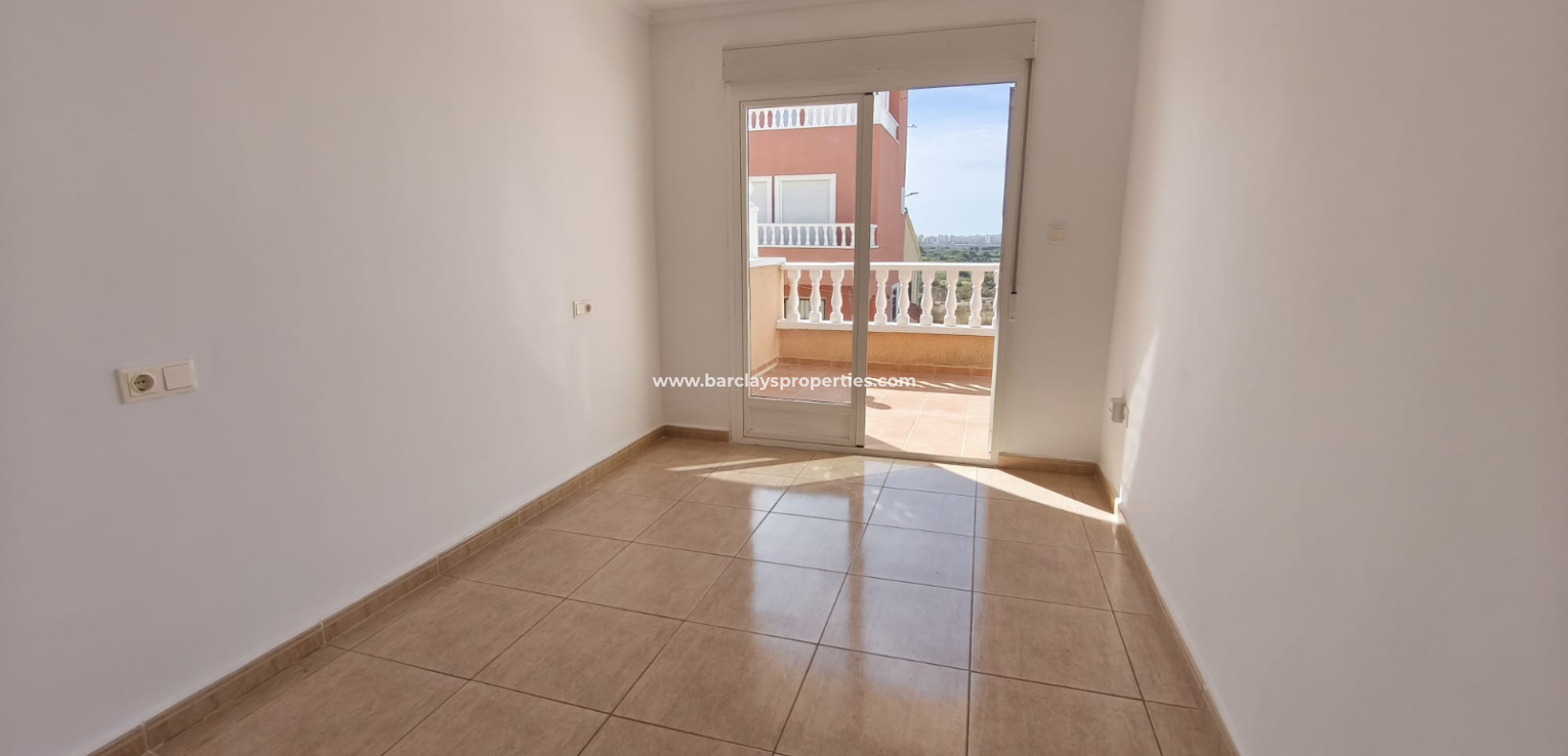 Resale - Reihenhaus - Urb. La Marina