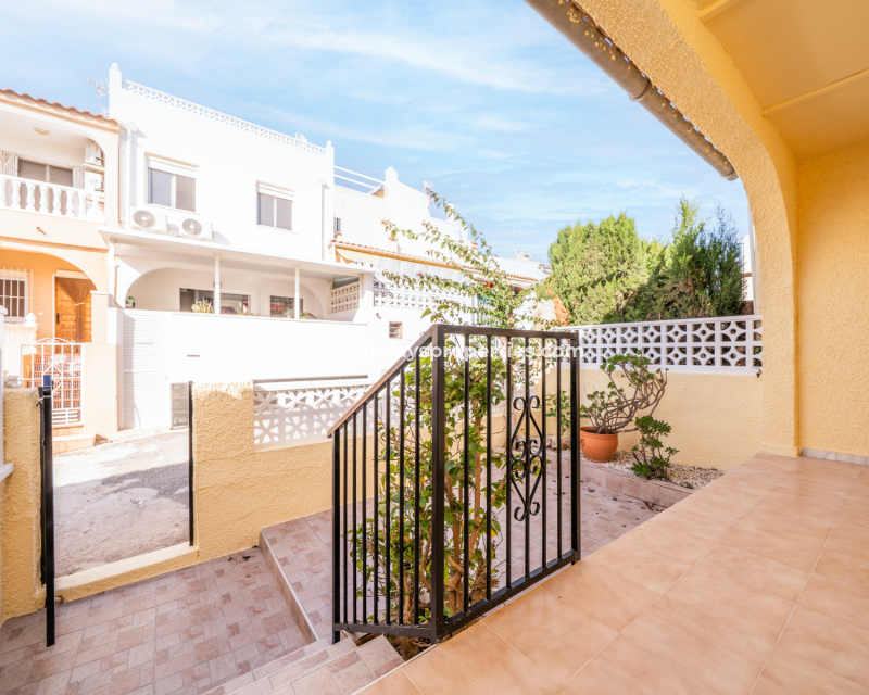 Resale - Reihenhaus - Urb. La Marina