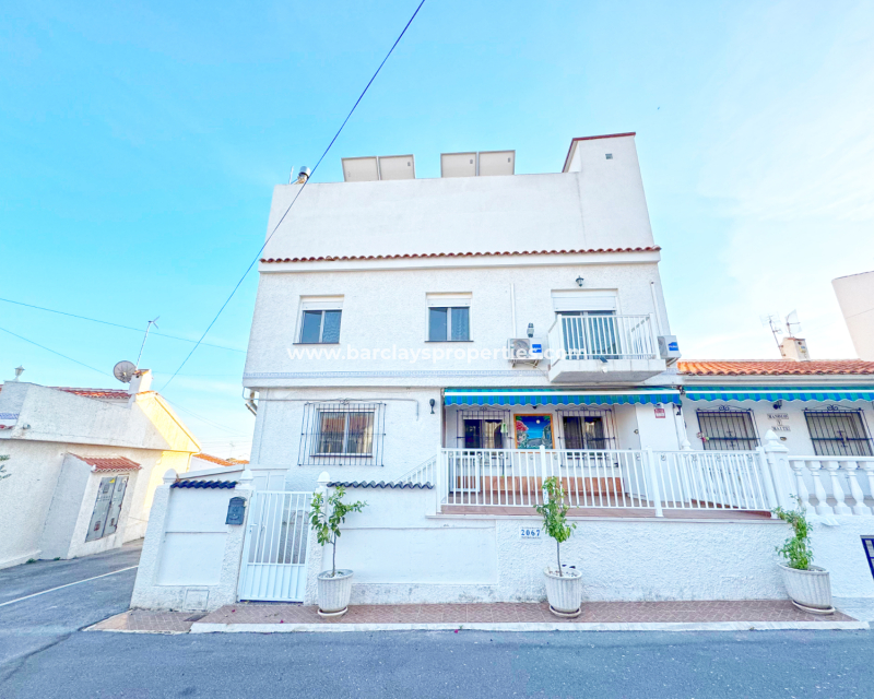 Resale - Reihenhaus - Urb. La Marina