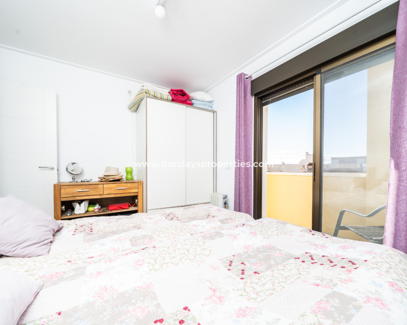 Resale - Reihenhaus - Urb. La Marina