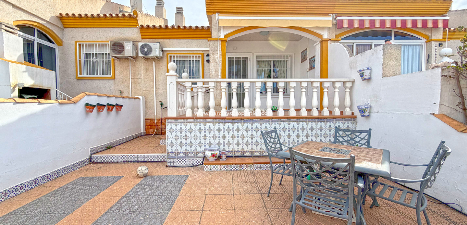 Resale - Reihenhaus - Urb. La Marina