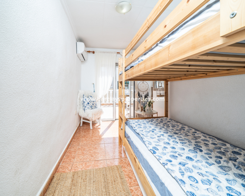 Resale - Reihenhaus - Urb. La Marina