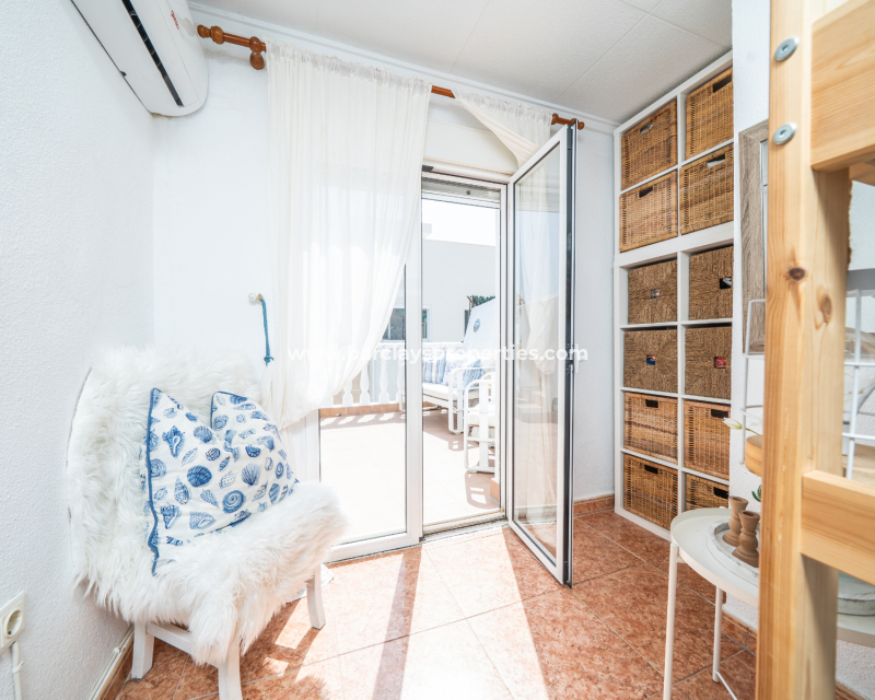 Resale - Reihenhaus - Urb. La Marina