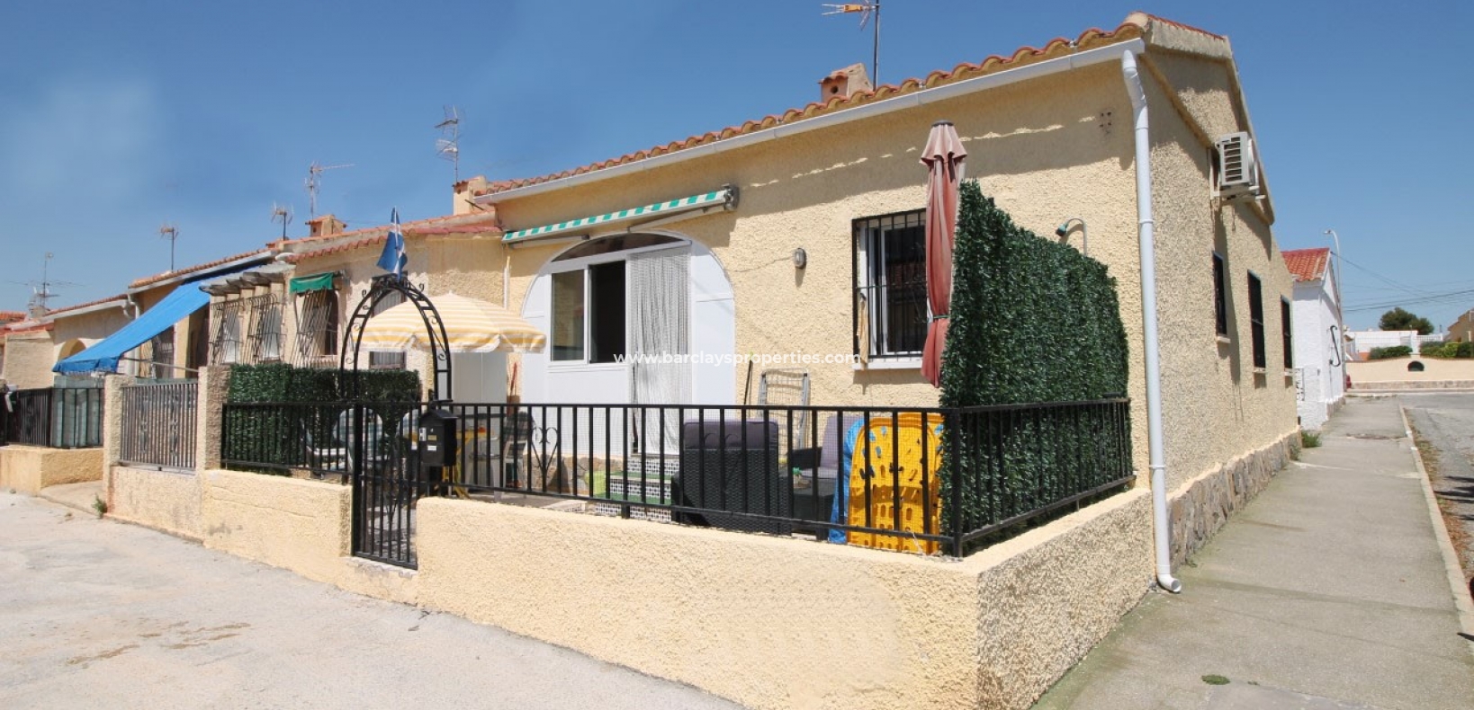 Resale - Reihenhaus - Urb. La Marina