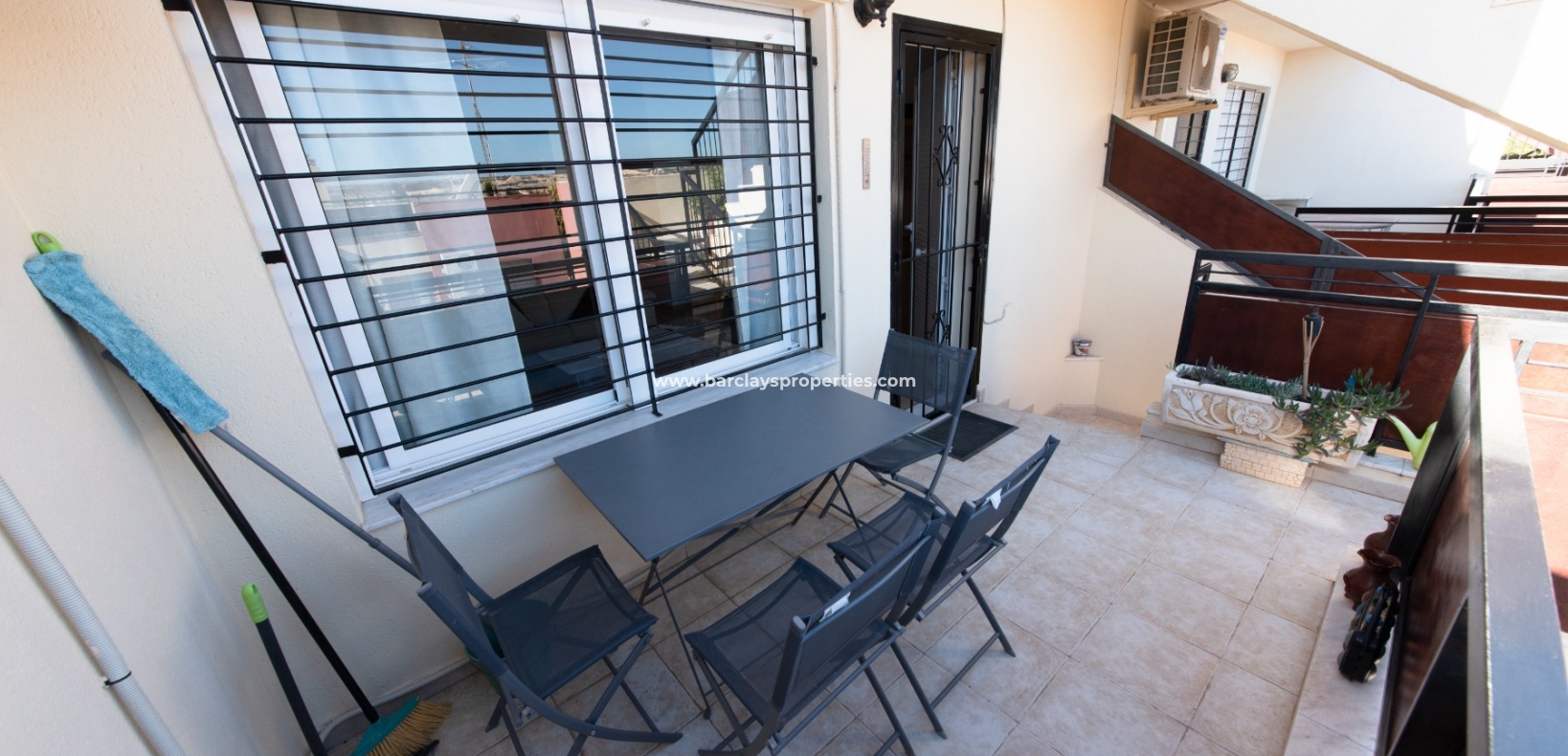 Resale - Reihenhaus - Urb. La Marina