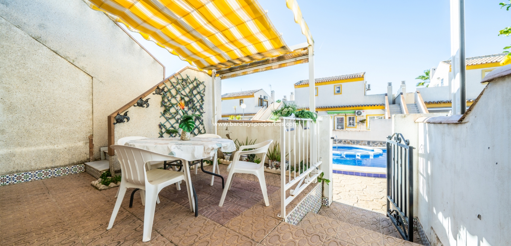 Resale - Semi-Detached - Urb. La Marina