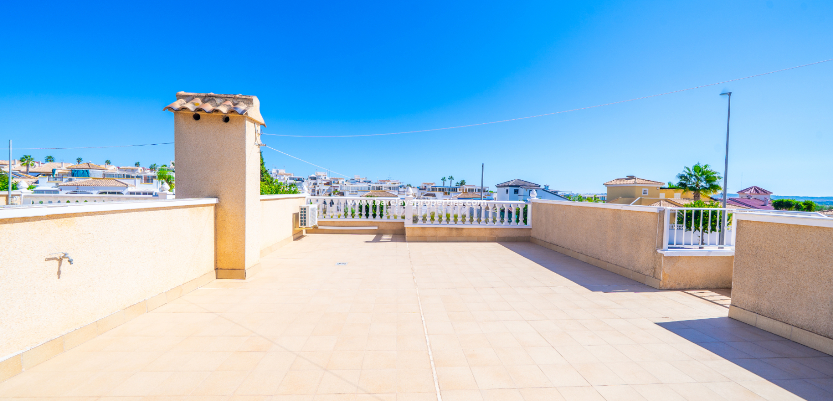 Resale - Semi-Detached - Urb. La Marina