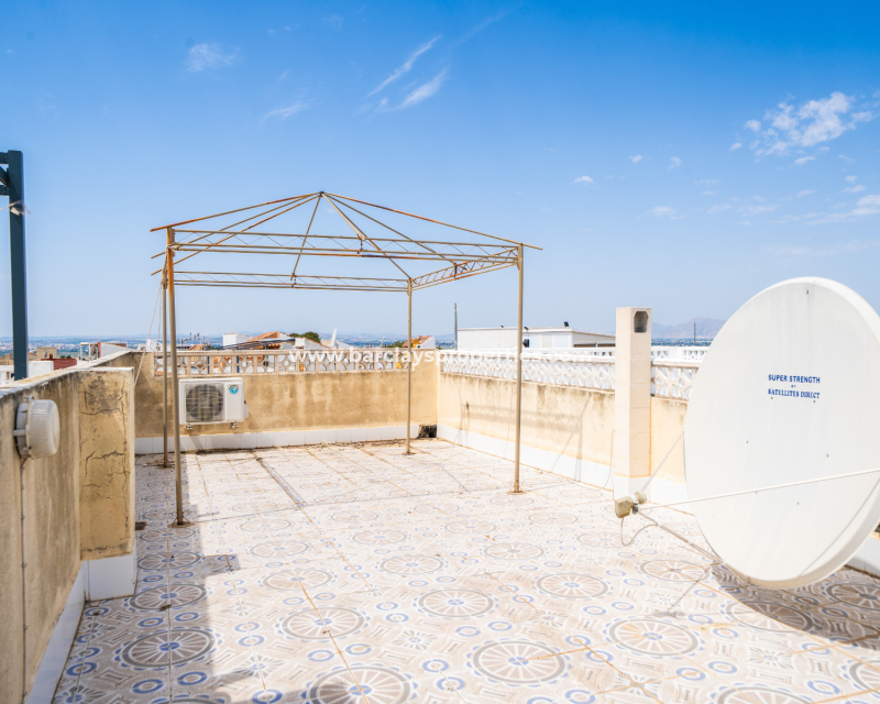 Resale - Terraced - Urb. La Marina