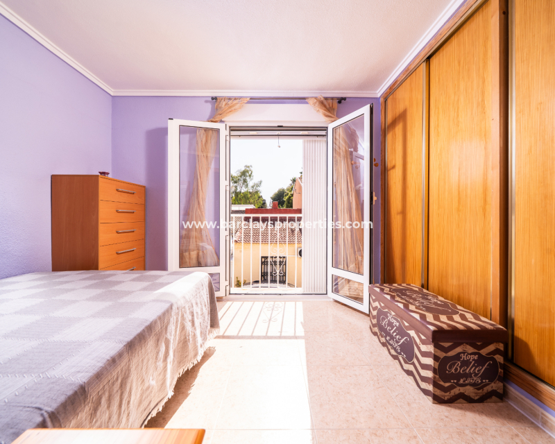 Resale - Terraced - Urb. La Marina