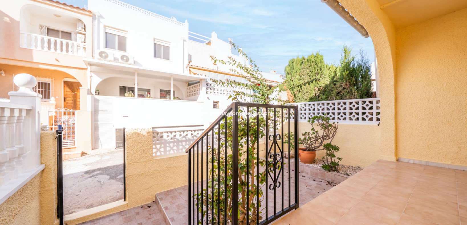 Resale - Terraced - Urb. La Marina