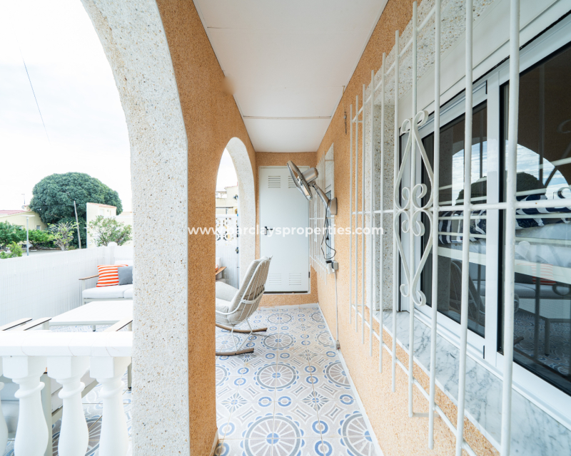 Resale - Terraced - Urb. La Marina