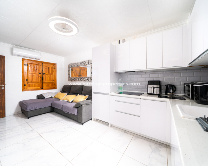 Resale - Terraced - Urb. La Marina