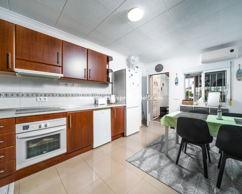 Resale - Terraced - Urb. La Marina