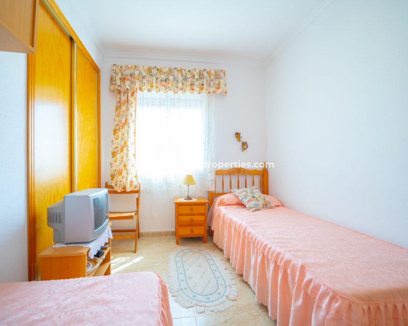 Resale - Terraced - Urb. La Marina