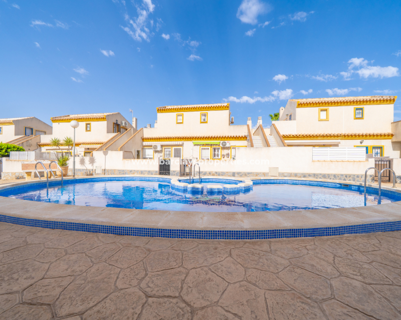 Resale - Terraced - Urb. La Marina