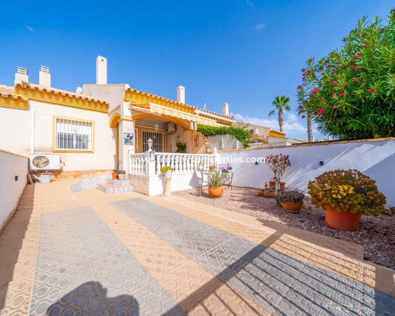 Resale - Terraced - Urb. La Marina