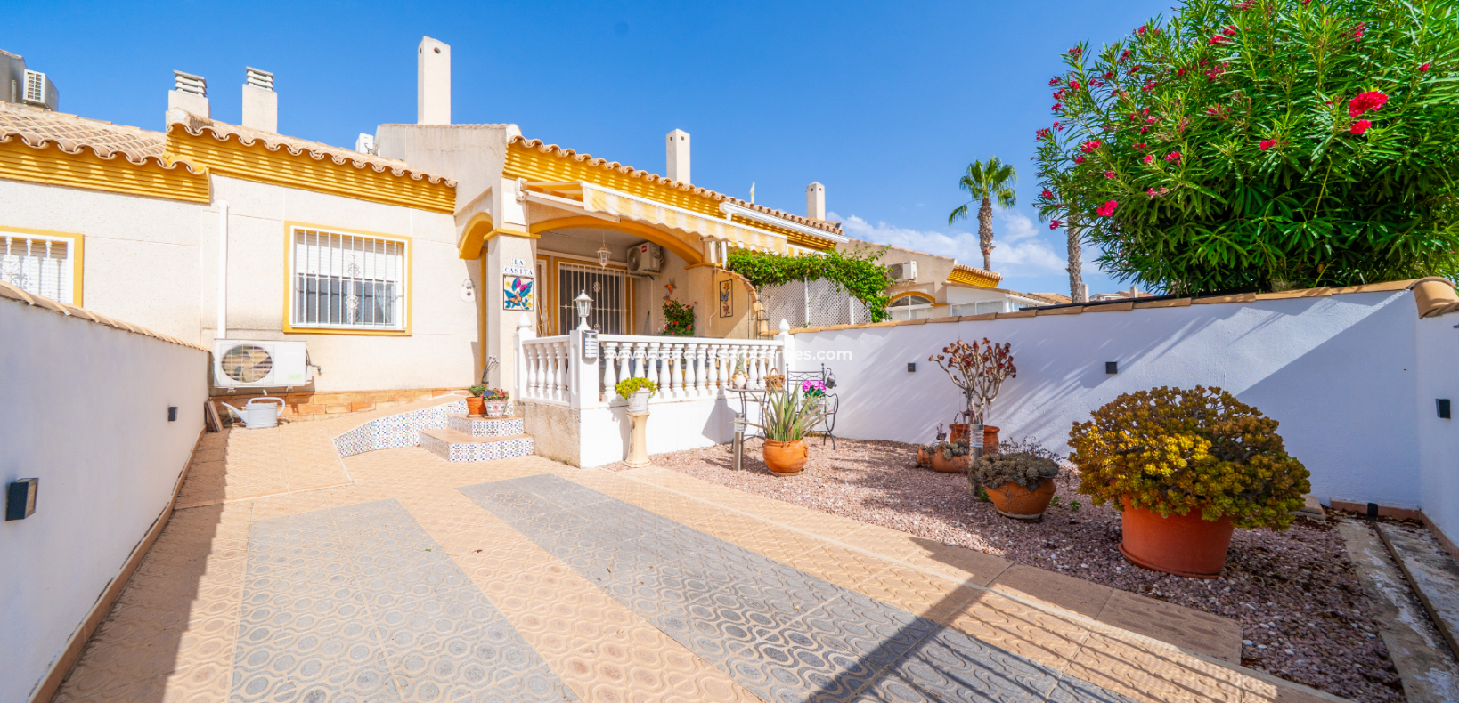 Resale - Terraced - Urb. La Marina