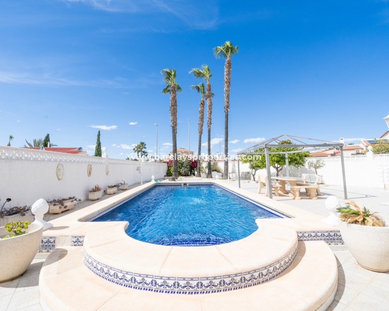 Reventa - Chalet Independiente - Urb. La Marina