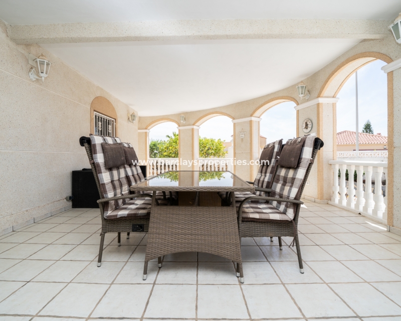 Reventa - Chalet Independiente - Urb. La Marina