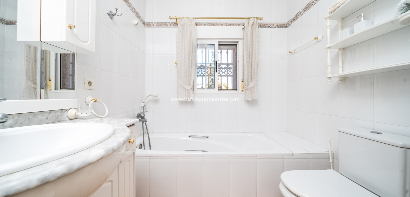 Reventa - Chalet Independiente - Urb. La Marina