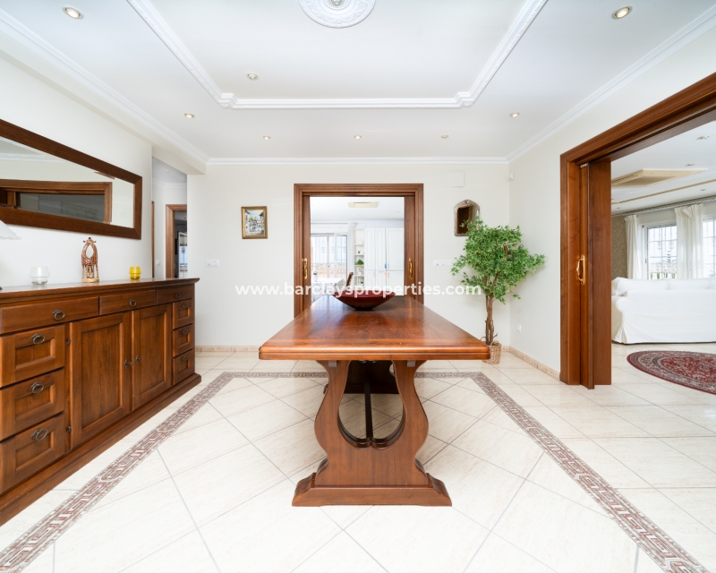 Reventa - Chalet Independiente - Urb. La Marina