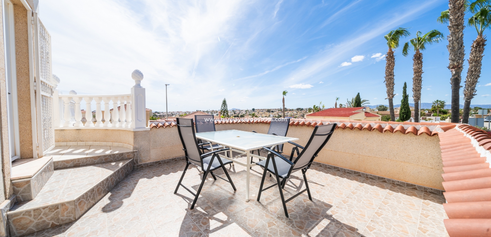 Reventa - Chalet Independiente - Urb. La Marina