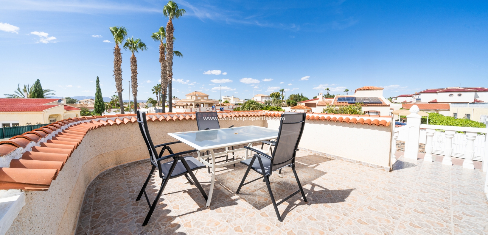 Reventa - Chalet Independiente - Urb. La Marina
