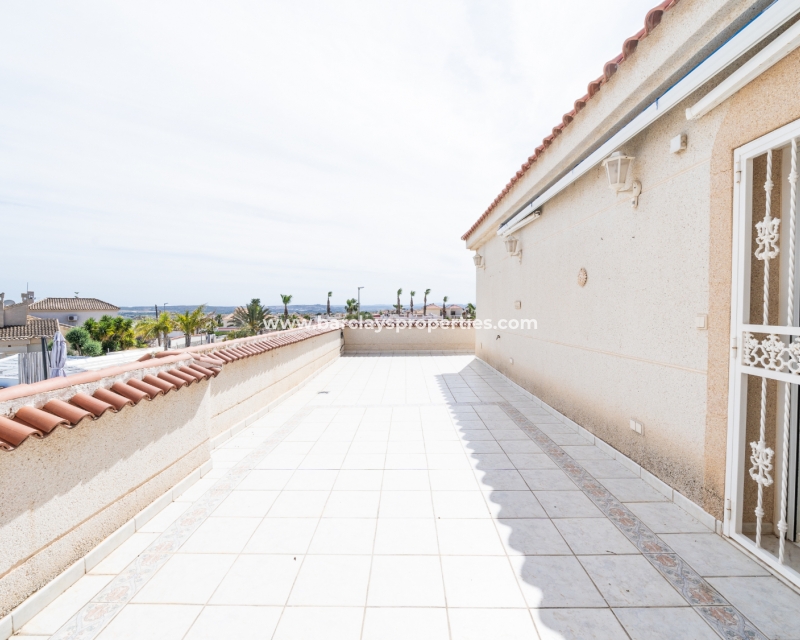 Reventa - Chalet Independiente - Urb. La Marina