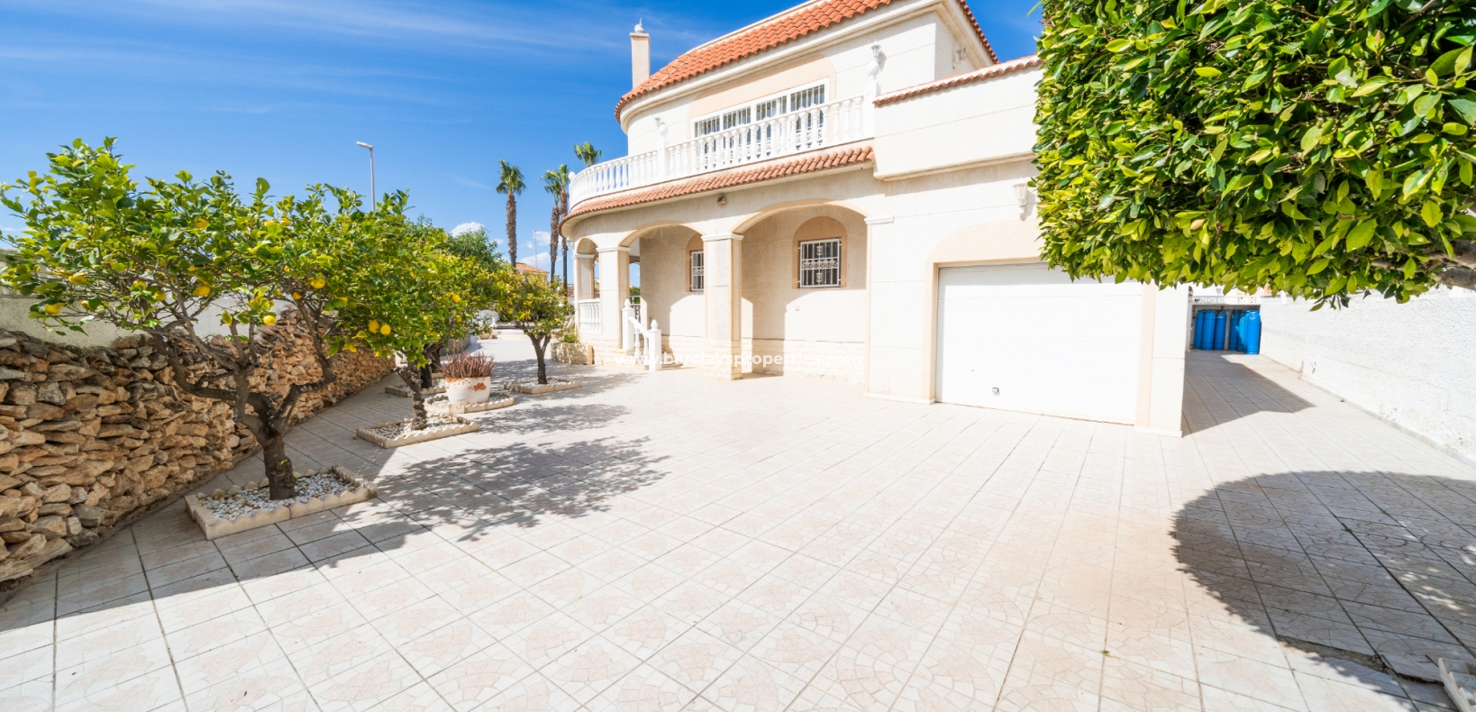 Reventa - Chalet Independiente - Urb. La Marina