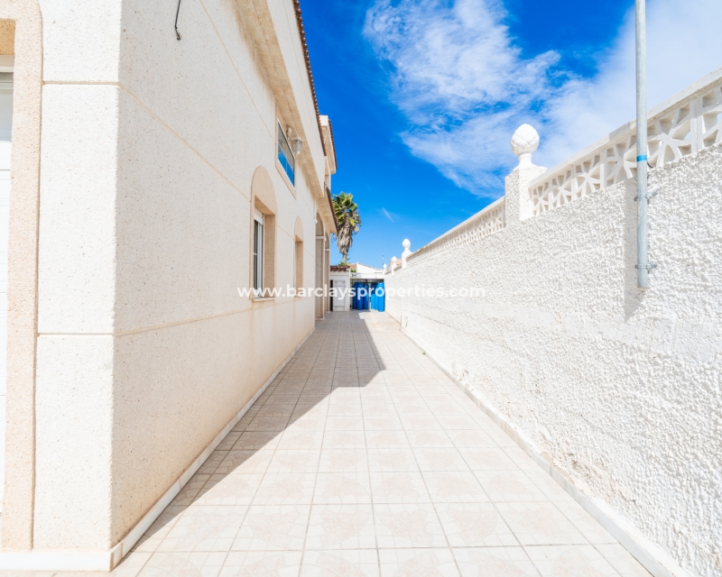 Reventa - Chalet Independiente - Urb. La Marina