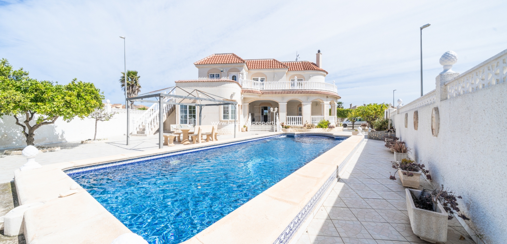 Reventa - Chalet Independiente - Urb. La Marina
