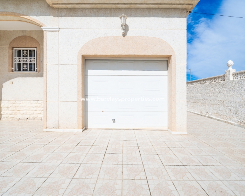 Reventa - Chalet Independiente - Urb. La Marina