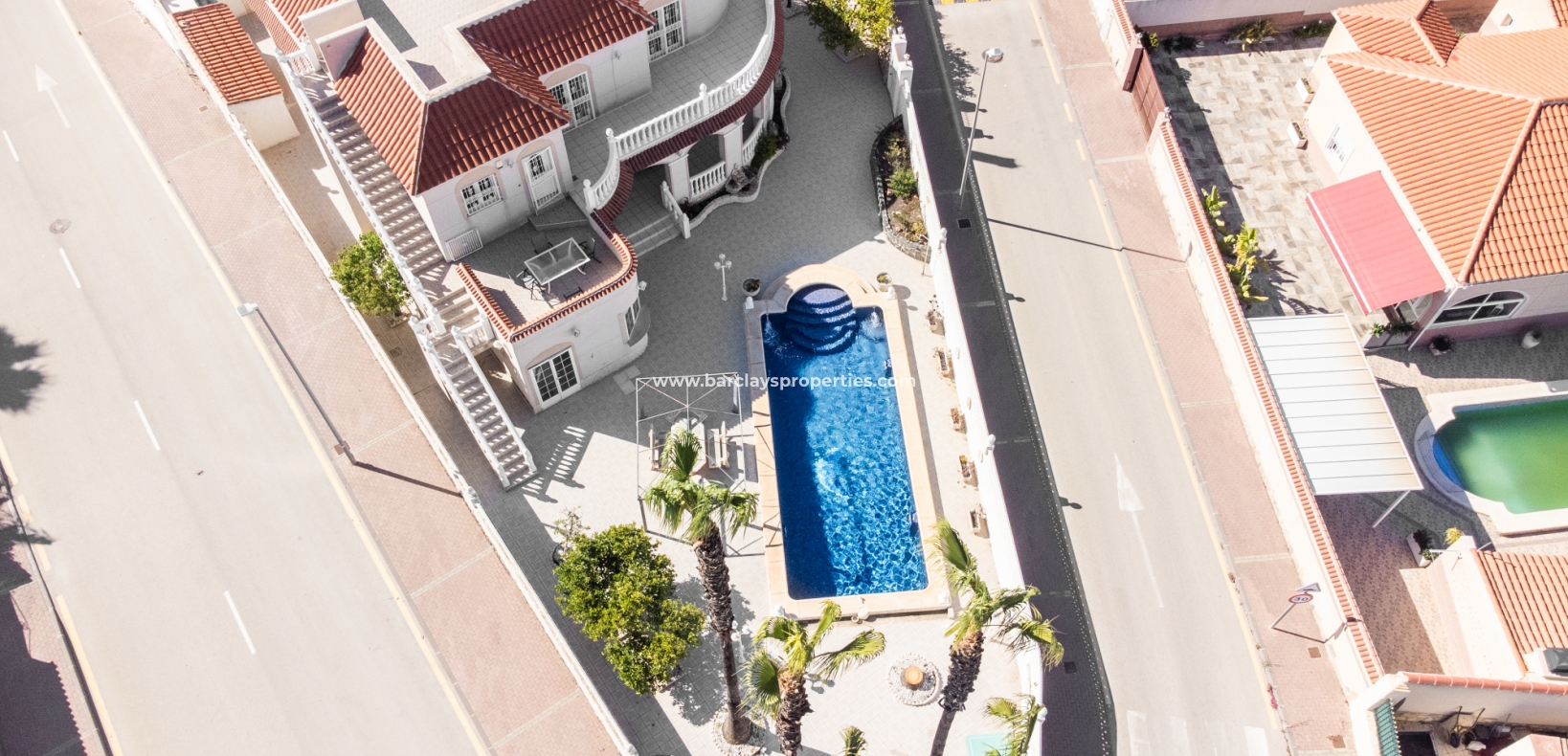 Reventa - Chalet Independiente - Urb. La Marina