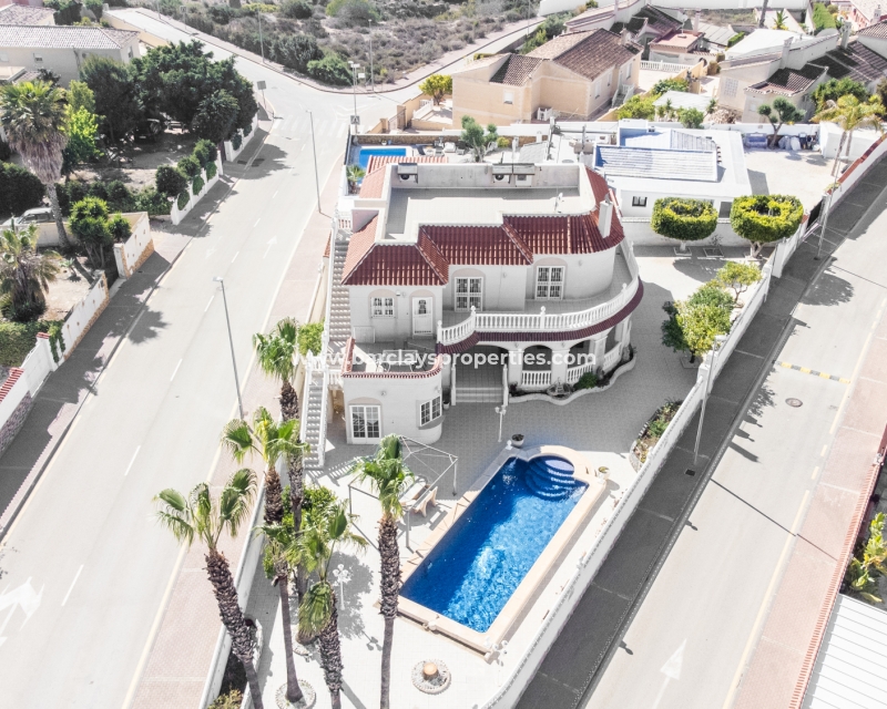 Reventa - Chalet Independiente - Urb. La Marina