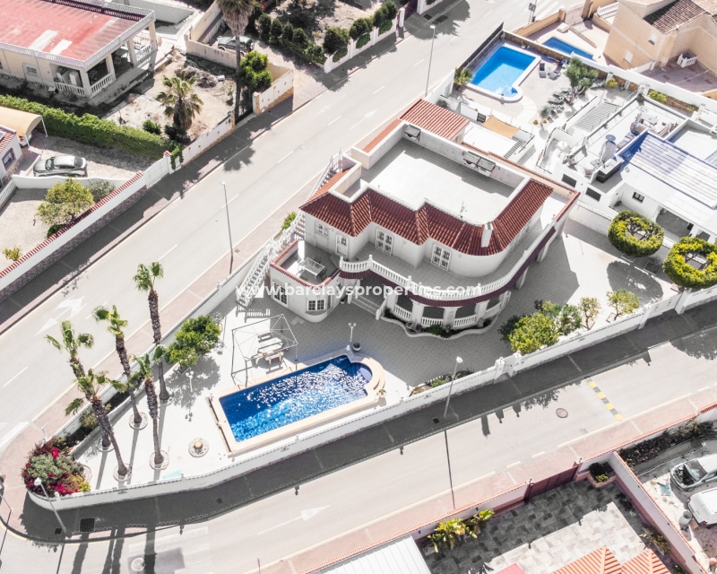Reventa - Chalet Independiente - Urb. La Marina
