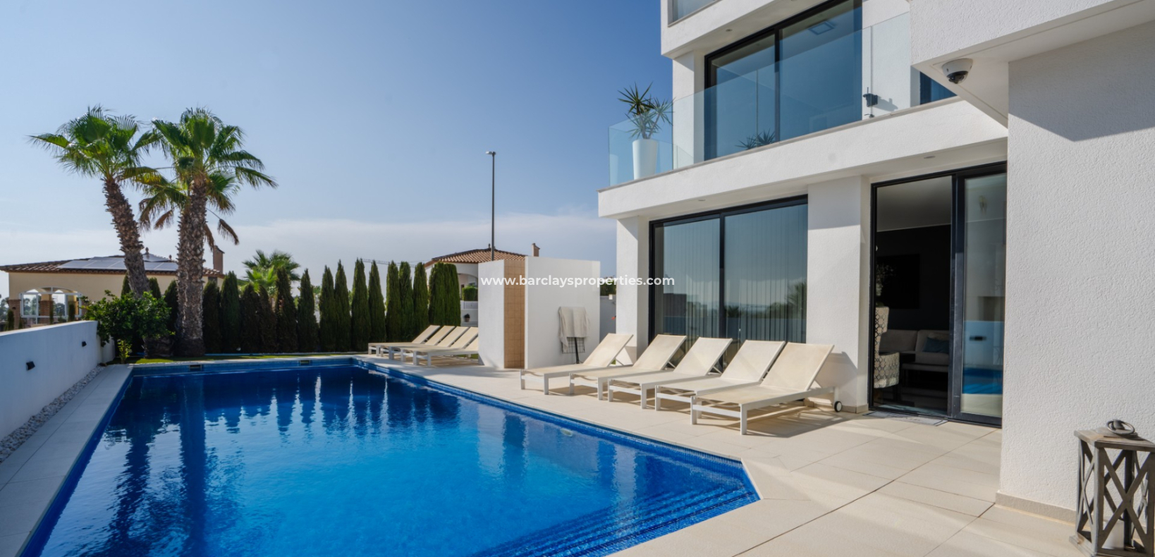 Reventa - Chalet Independiente - Urb. La Marina