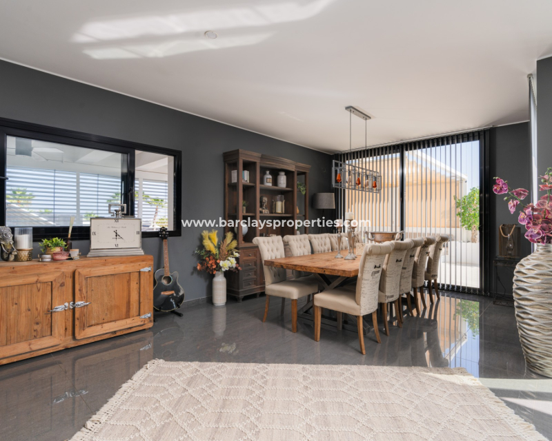 Reventa - Chalet Independiente - Urb. La Marina