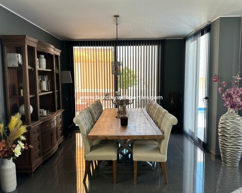 Reventa - Chalet Independiente - Urb. La Marina
