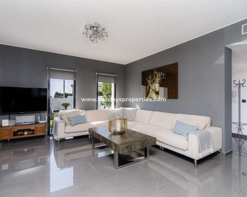 Reventa - Chalet Independiente - Urb. La Marina