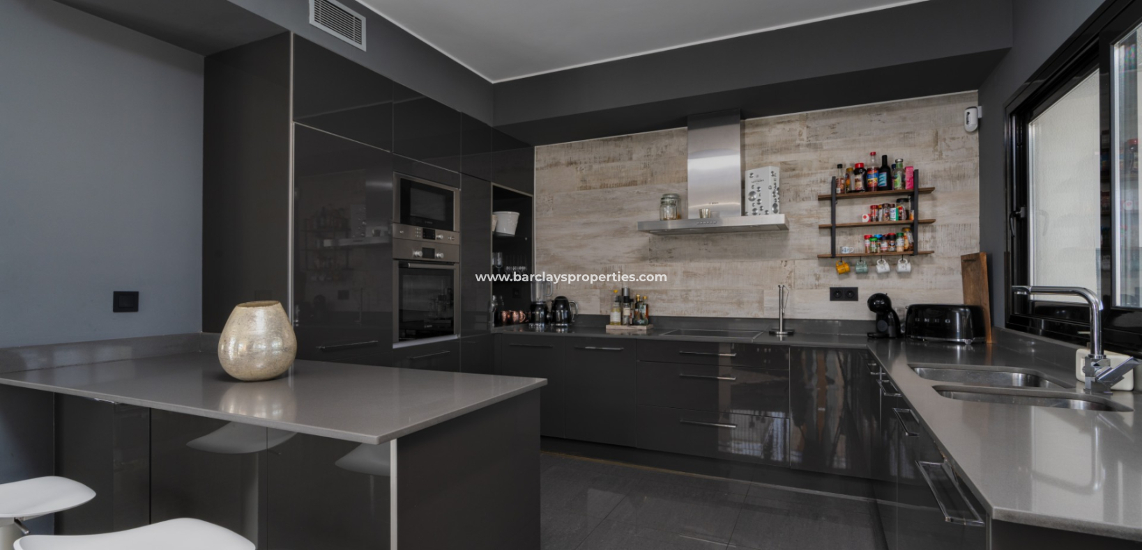 Reventa - Chalet Independiente - Urb. La Marina