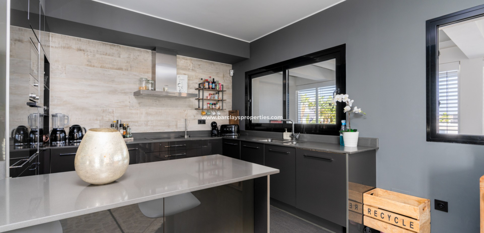 Reventa - Chalet Independiente - Urb. La Marina