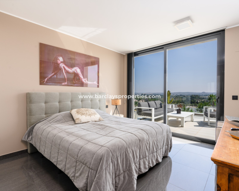 Reventa - Chalet Independiente - Urb. La Marina