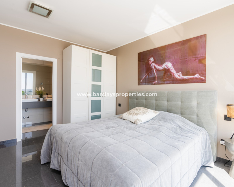 Reventa - Chalet Independiente - Urb. La Marina