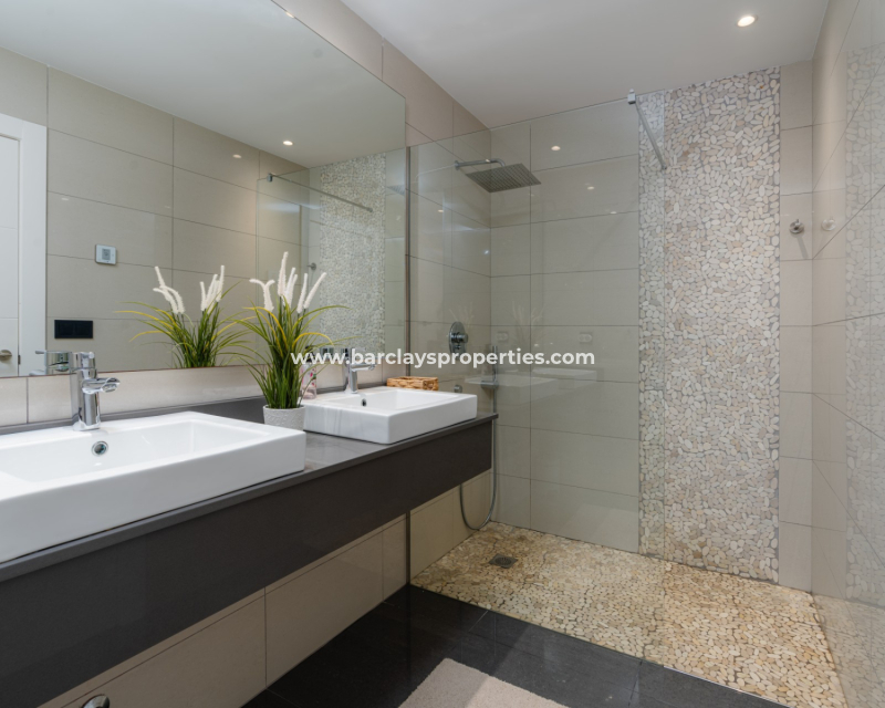 Reventa - Chalet Independiente - Urb. La Marina