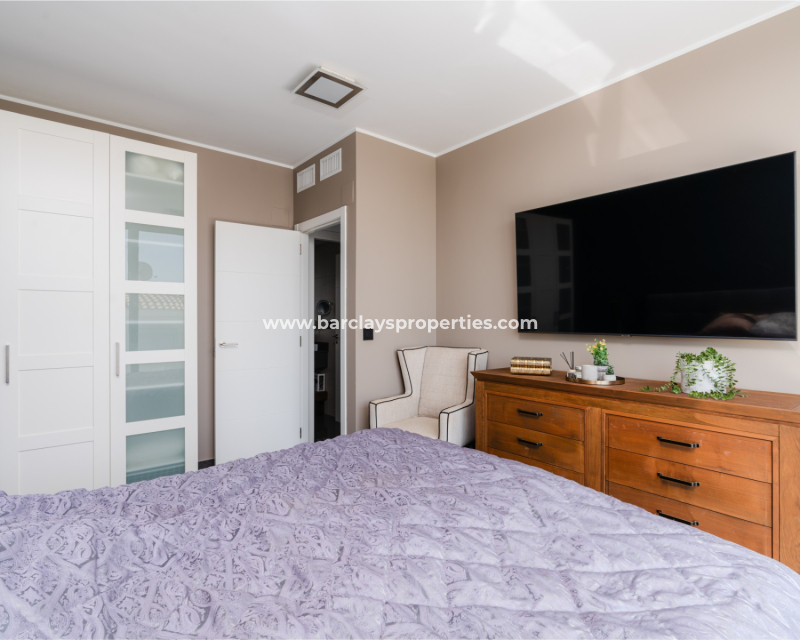 Reventa - Chalet Independiente - Urb. La Marina