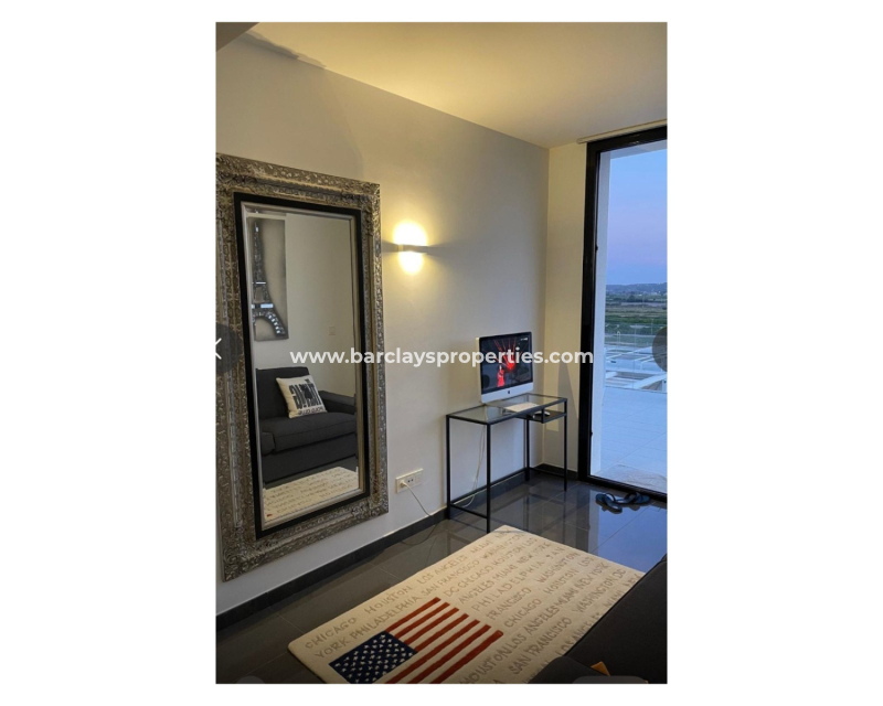 Reventa - Chalet Independiente - Urb. La Marina